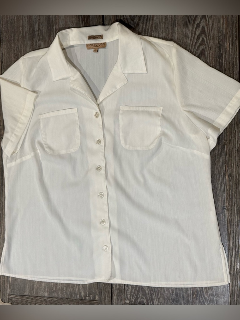 Notations Cream short sleeve button down blouse collar, two front pockets Sz (2X
